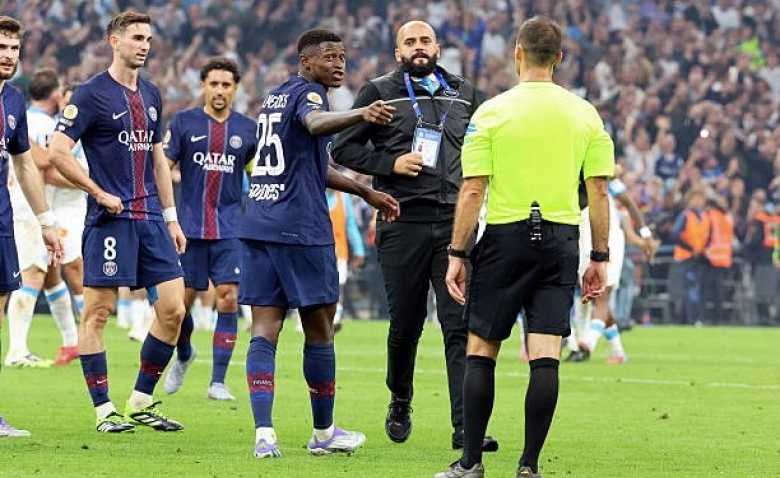 Illustration : "OM - PSG : Une échauffourée a éclaté entre un agent de sécurité et plusieurs Parisiens"