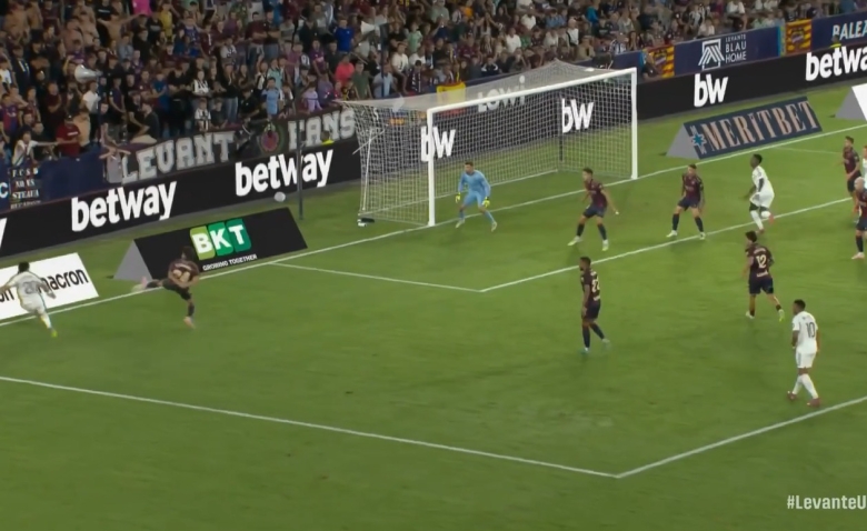 Illustration : "[video] le but de Vinicius pour le Real Madrid contre Levante !"