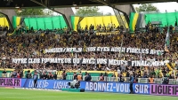 Illustration : "FC Nantes - SRFC : Rongier et Merlin sérieusement taclés par les supporters lors du derby "