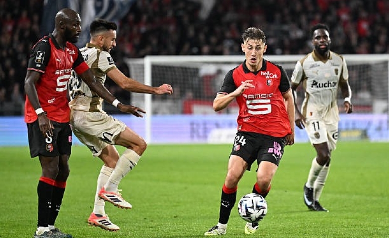 Illustration : "Stade Rennais - RC Lens : Retour sur le fiasco total des Rouge et Noir à onze contre dix"