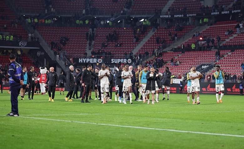 Illustration : "RC Lens : Un carton rouge précoce presque historique en Ligue 1 ?"