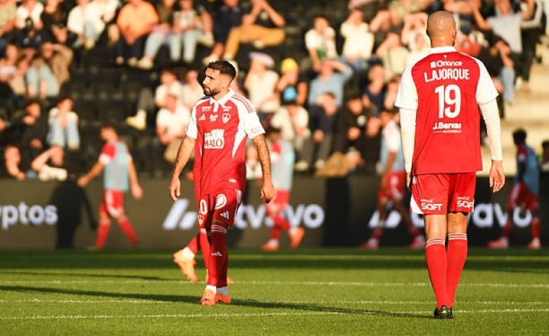 Illustration : "Stade Brestois : Une pépite mise à l'arrêt à cause d'une blessure au coude "