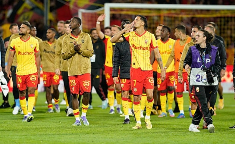 Illustration : "RC Lens : Une grosse énigme entoure l'absence totale d'un Sang et Or dans l'équipe de Sage"