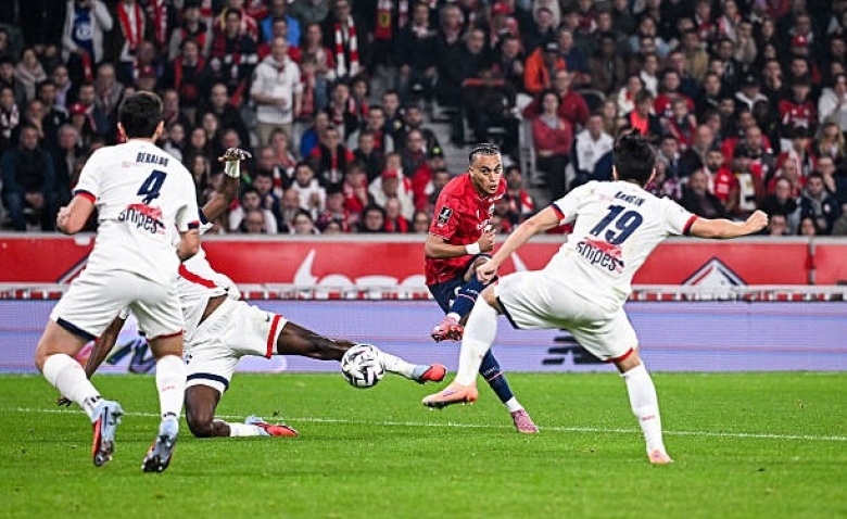 Illustration : "Ligue 1 : Le but d'Ethan Mbappé pour le LOSC face au PSG en vidéo !"