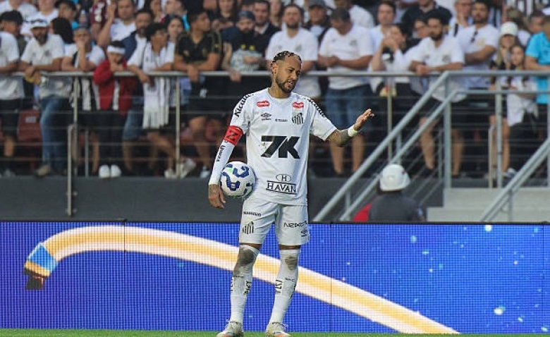 Illustration : "Mercato OM : Neymar a-t-il vraiment failli signer à Marseille cet été ?"