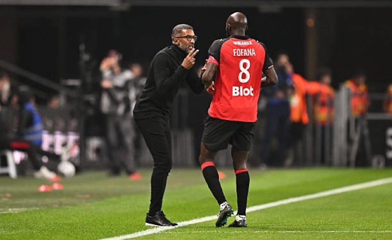 Illustration : "Stade Rennais : Beye sur un siège éjectable, son avenir scellé face à l'AJ "