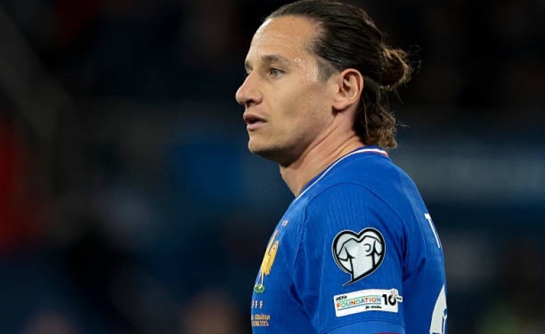 Illustration : "RC Lens : Un record insolite battu par Thauvin après son retour en équipe de France"