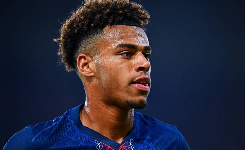 Illustration : "Mercato PSG : Un joyau parisien voit sa valeur marchande flamber en une saison"