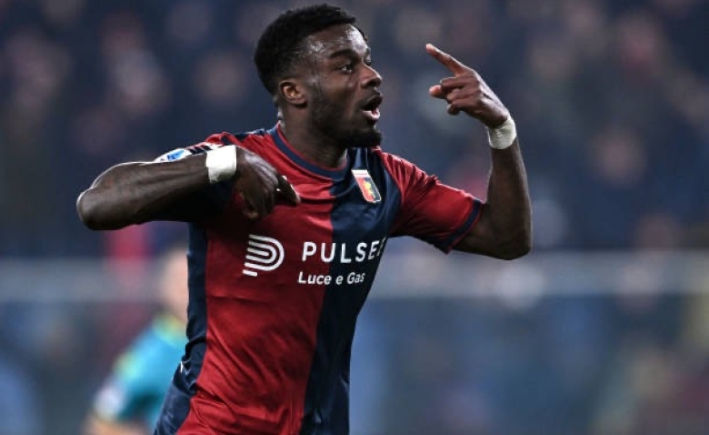 Illustration : "Mercato OL : Un ex-attaquant lyonnais vers un retour dans le Rhône ?"