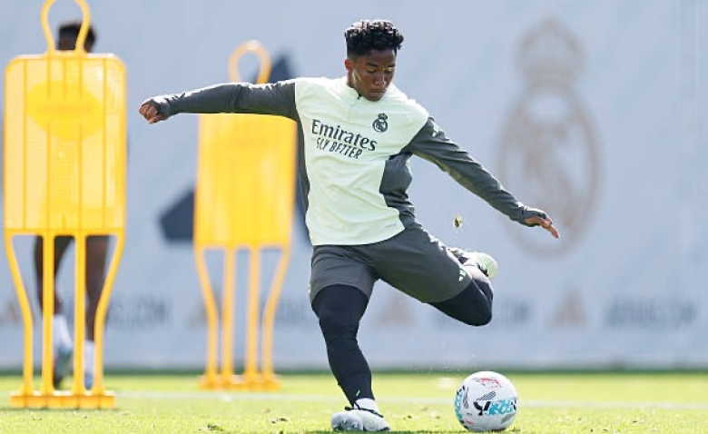 Illustration : "Mercato PSG : Un grand artisan du sacre en LDC sacrifié pour la signature d'un buteur brésilien ?"