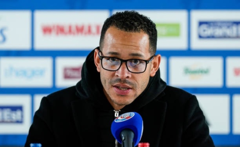 Illustration : "RC Strasbourg : Un miracle en marche sur la pelouse du Parc des Princes ?"