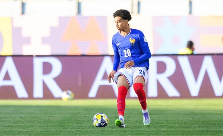 Illustration : "Mercato ASSE : Plusieurs clubs prestigieux s'agitent pour signer un phénomène stéphanois"