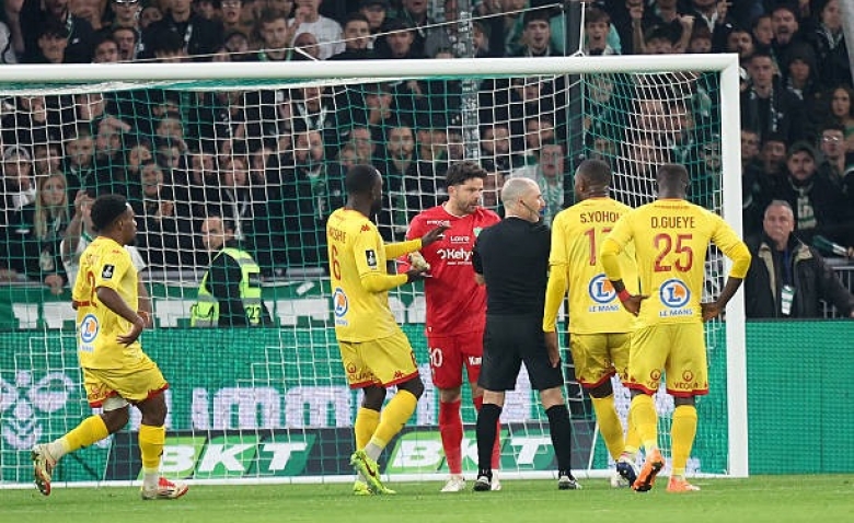 Illustration : "AS Saint-Etienne - Le Mans (2-3) : Le résumé et les buts en vidéo - 10ème journée de Ligue 2"