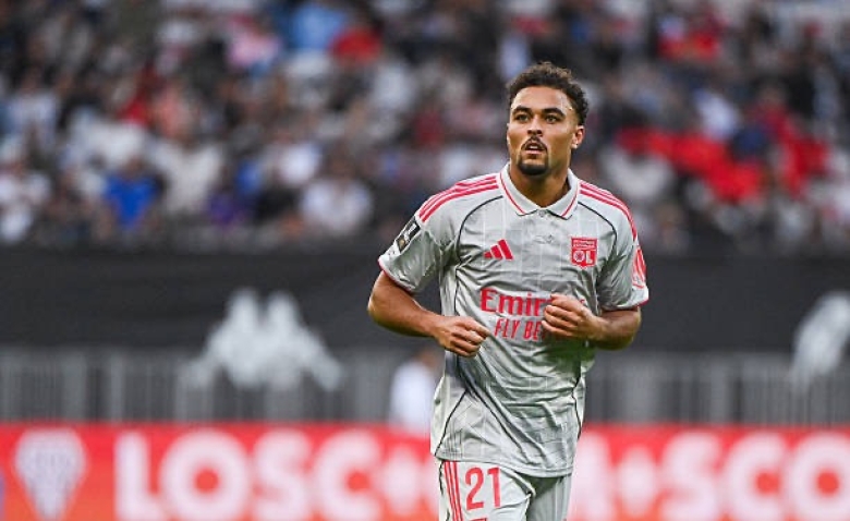 Illustration : "OL : Un Lyonnais lourdement critiqué après la défaite à Nice"