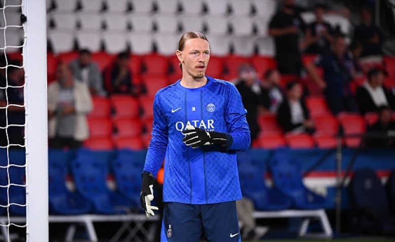 Illustration : "Mercato PSG : Un premier joueur en route vers la sortie !"