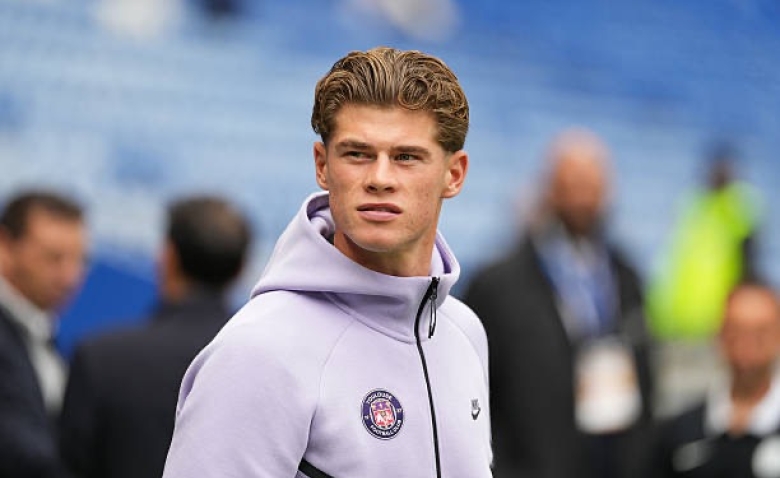 Illustration : "Mercato TFC : La moitié de la Premier League en alerte sur un talent toulousain "