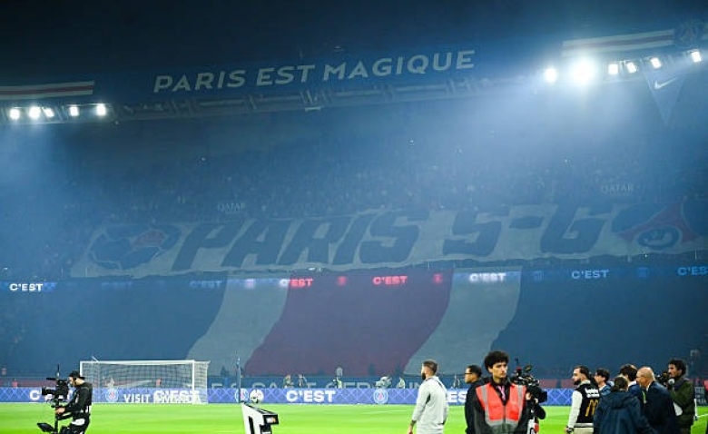 Illustration : "Mercato PSG : Un nouveau phénomène sud-américain dans le viseur après la rumeur Endrick !"