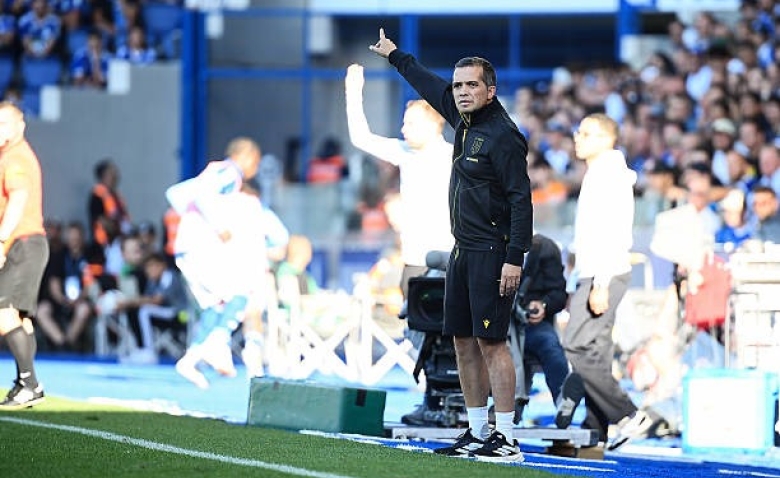 Illustration : "FC Nantes : Un aveu d'impuissance de Castro divise l'opinion chez les supporters"