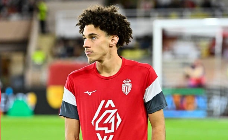 Illustration : "Mercato PSG : Akliouche dans le viseur, Paris garde une option secrète "