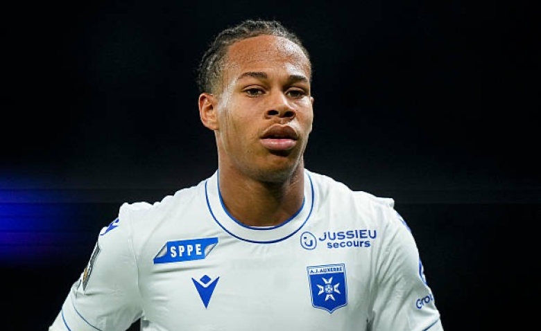 Illustration : "Mercato LOSC : Les Dogues à la lutte avec l'OL pour un milieu de Ligue 1 !"