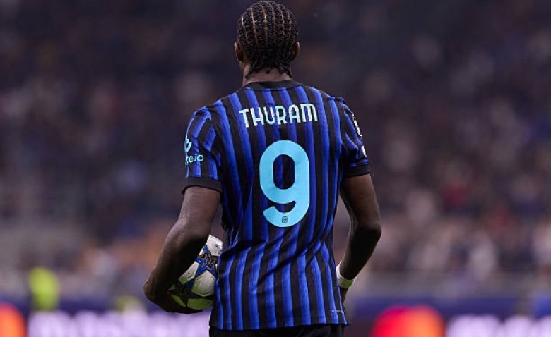 Illustration : "Mercato PSG : Un international français signé en attaque à moindre coût ?"