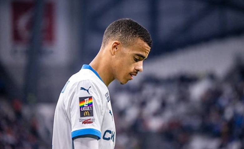 Illustration : "Mercato OM : Un cadre en plein mal-être à Marseille ? Un départ express redouté"