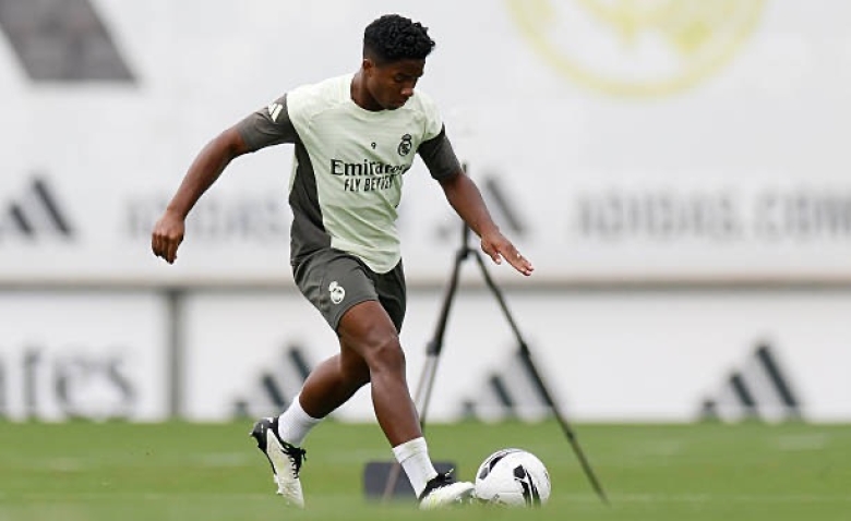 Illustration : "Mercato OL : L'arrivée d'un phénomène mondial dans les plans pour renforcer l’attaque !"