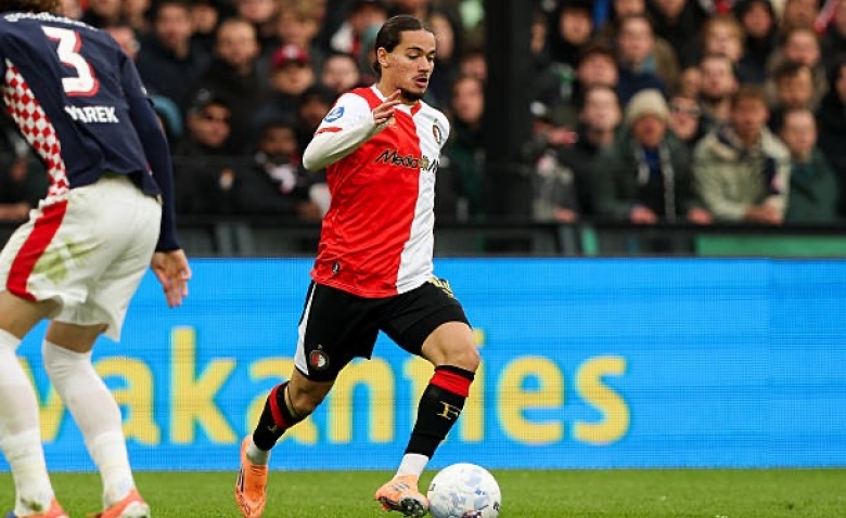 Illustration : "Mercato OM : Le club prêt à casser sa tirelire pour l'arrivée d'un ailier algérien ?"