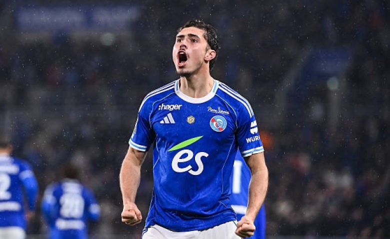 Illustration : "Mercato Strasbourg : La sensation de Ligue 1 qui affole l’Europe, dont un cador européen "