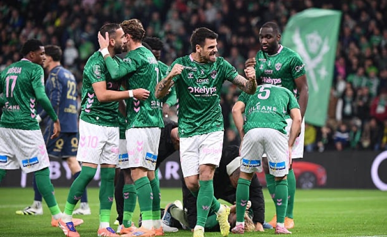 Illustration : "ASSE : Le vestiaire se réveille !"