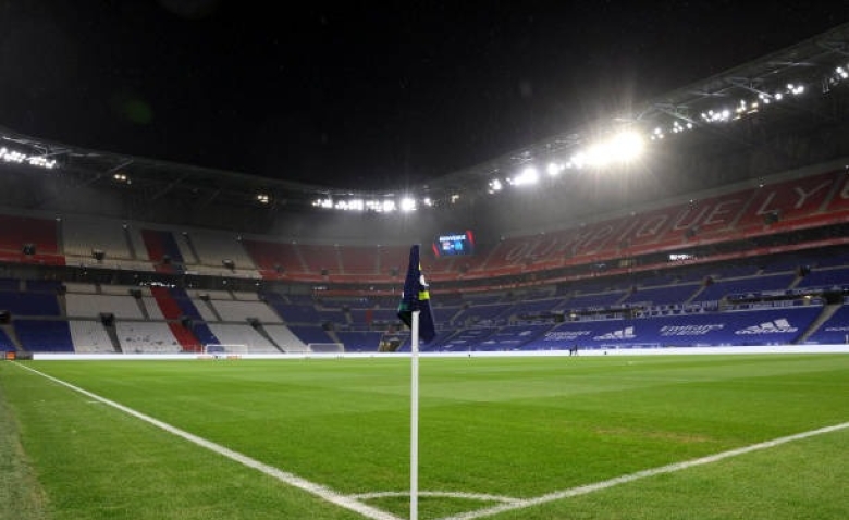 Illustration : "Mercato OL : Une signature prometteuse acquise dans l'ombre par le board lyonnais !"