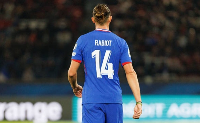 Illustration : "Mercato OM : Un départ choc en passe de gâcher la saison des Olympiens ?"