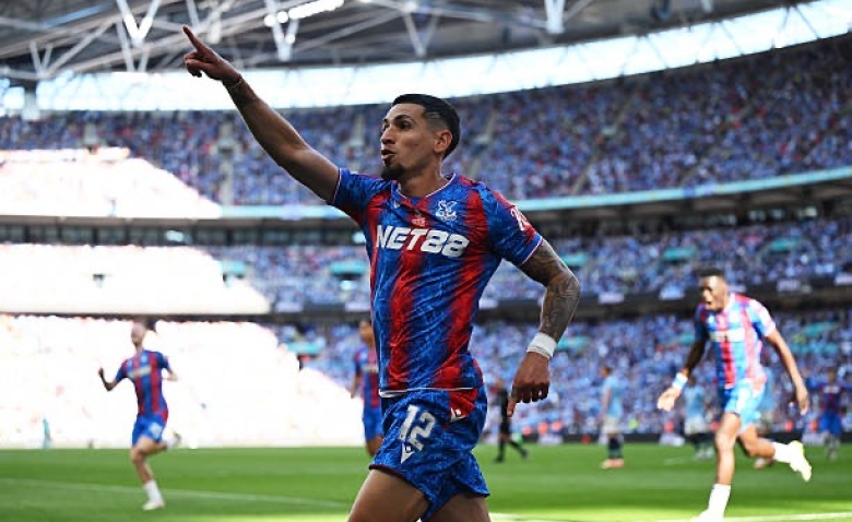 Illustration : "Mercato PSG : Une piste du Barça scrutée pour pallier l'absence d'Hakimi !"