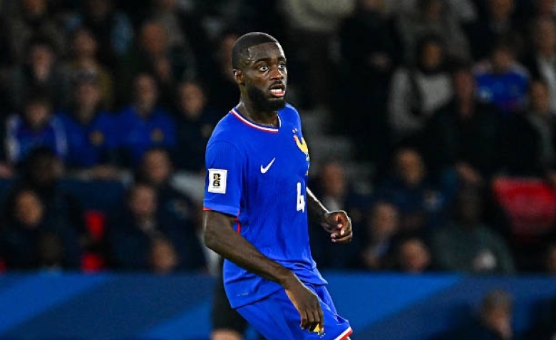 Illustration : "Mercato PSG : Des négociations entamées pour la signature du remplaçant de Zabarnyi"