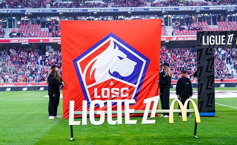 Illustration : "Mercato LOSC : Un club de L1 va sortir le grand jeu pour s'offrir Bouaddi !"