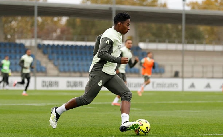 Illustration : "Mercato OL : 6 mois pour Endrick et le retour d'une légende cet été qui prend "