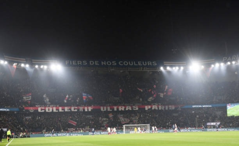 Illustration : "Mercato PSG : Une offre majuscule préparée pour un phénomène de Ligue 1"