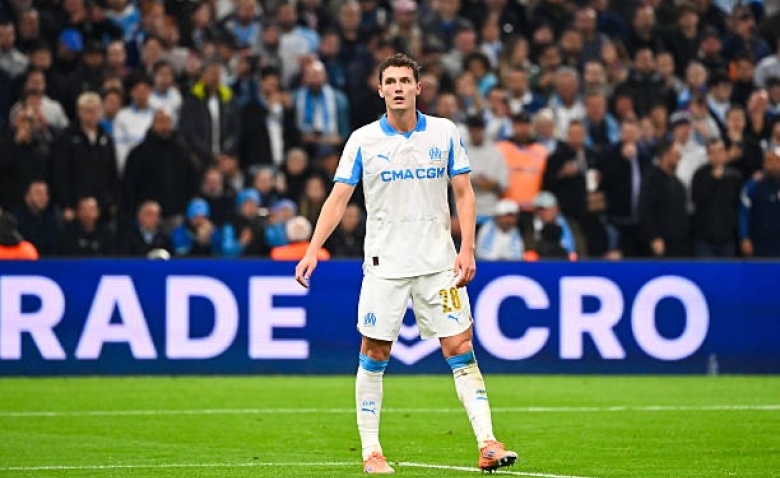 Illustration : "OM : Les débuts idylliques laissent place aux premières critiques"