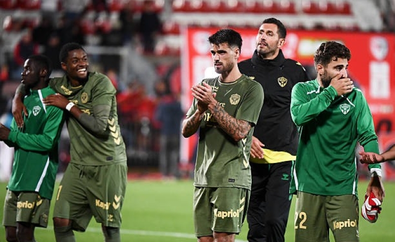 Illustration : "ASSE : Un cadre d'Horneland tape du poing sur la table avant Dunkerque"