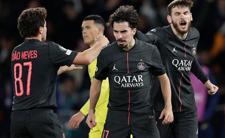 Illustration : "[Vidéo] Le bijou de Vitinha face à Tottenham ! (1-1) - 5ème journée de Ligue des Champions"