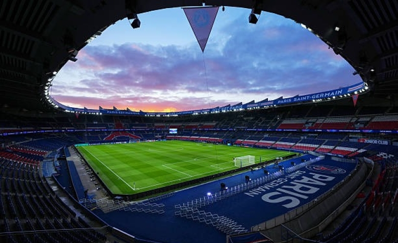 Illustration : "PSG - Tottenham : Le triplé de Vitinha en vidéo ! - 5ème journée de Ligue des Champions"