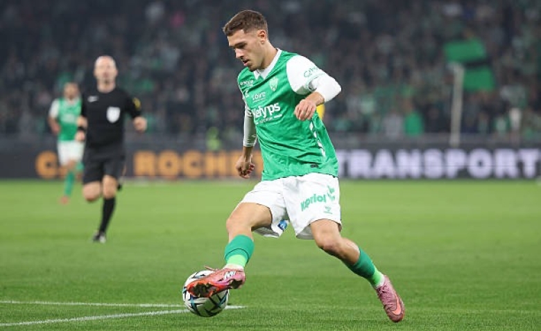 Illustration : "ASSE : Une absence prolongée se confirme pour l'attaquant vedette des Verts "