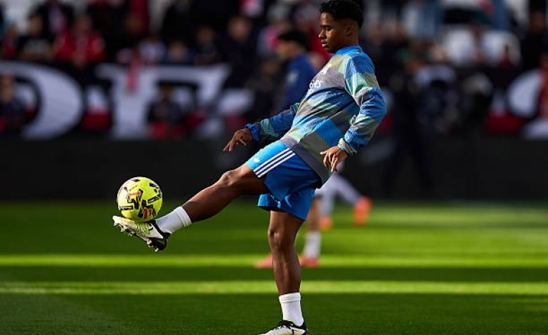 Illustration : "Mercato OL : Une image alarmante pour Endrick à Madrid, les Gones se frottent les mains"