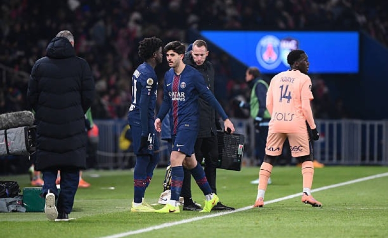 Illustration : "Mercato PSG : Direction un club de Ligue 1 en crise pour une seconde lame d'Enrique ?"