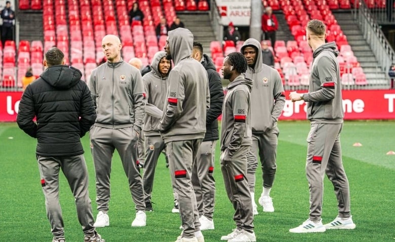 Illustration : "OGC Nice : Gros coup de gueule des joueurs après les incidents avec les supporters"