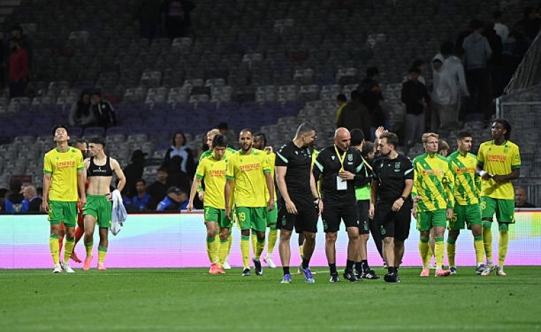 Illustration : "FC Nantes : Des débordements de supporters contre Lens ? Un Canari calme le jeu"