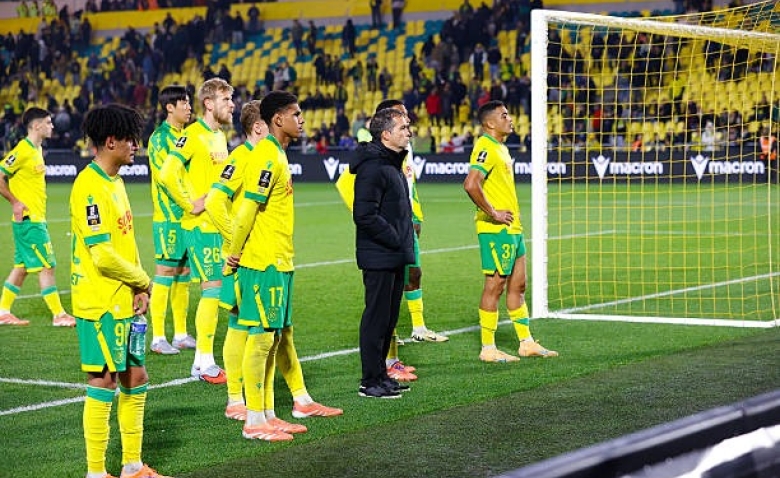 Illustration : "FC Nantes : La surprenante réaction des supporters après la défaite contre Lens"
