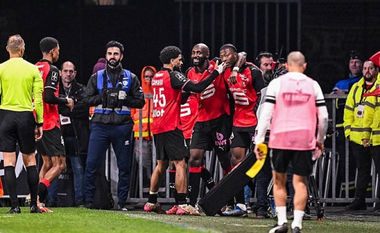 Illustration : "Mercato Rennes : Cinq pistes hivernales émergent dans la course à l'Europe !"