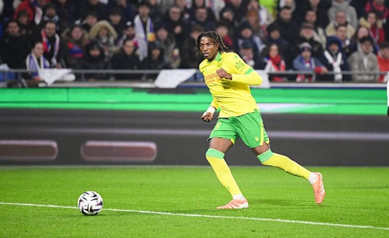 Illustration : "Mercato PSG : Une offre monstrueuse dégainée pour un grand espoir de Ligue 1 ?"