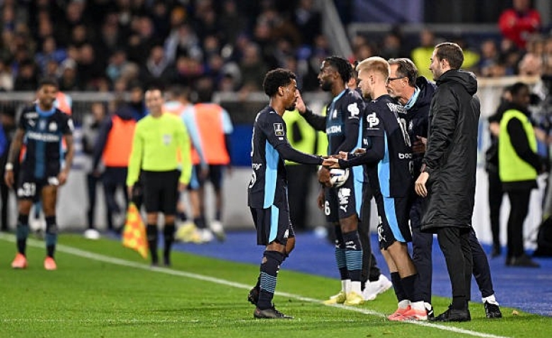 Illustration : "Mercato OM : Vers un transfert précipité pour un Olympien fantôme"